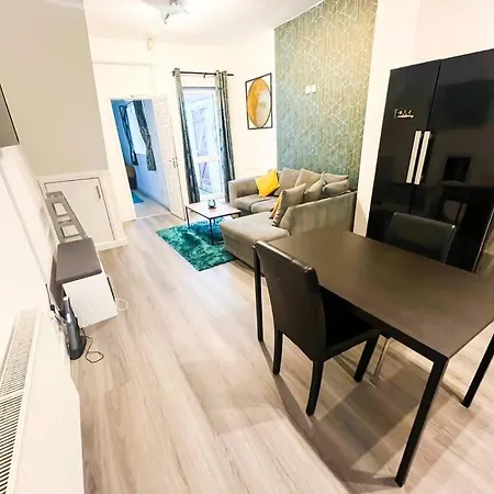 Ferienhaus Town-centre Stylish Work Stay, 3 Beds 3 En-suites Middlesbrough