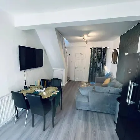 Town-centre Stylish Work Stay, 3 Beds 3 En-suites Middlesbrough