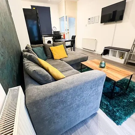 Town-centre Stylish Work Stay, 3 Beds 3 En-suites Ferienhaus